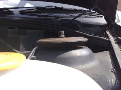 Nearside strut top (from front).jpg